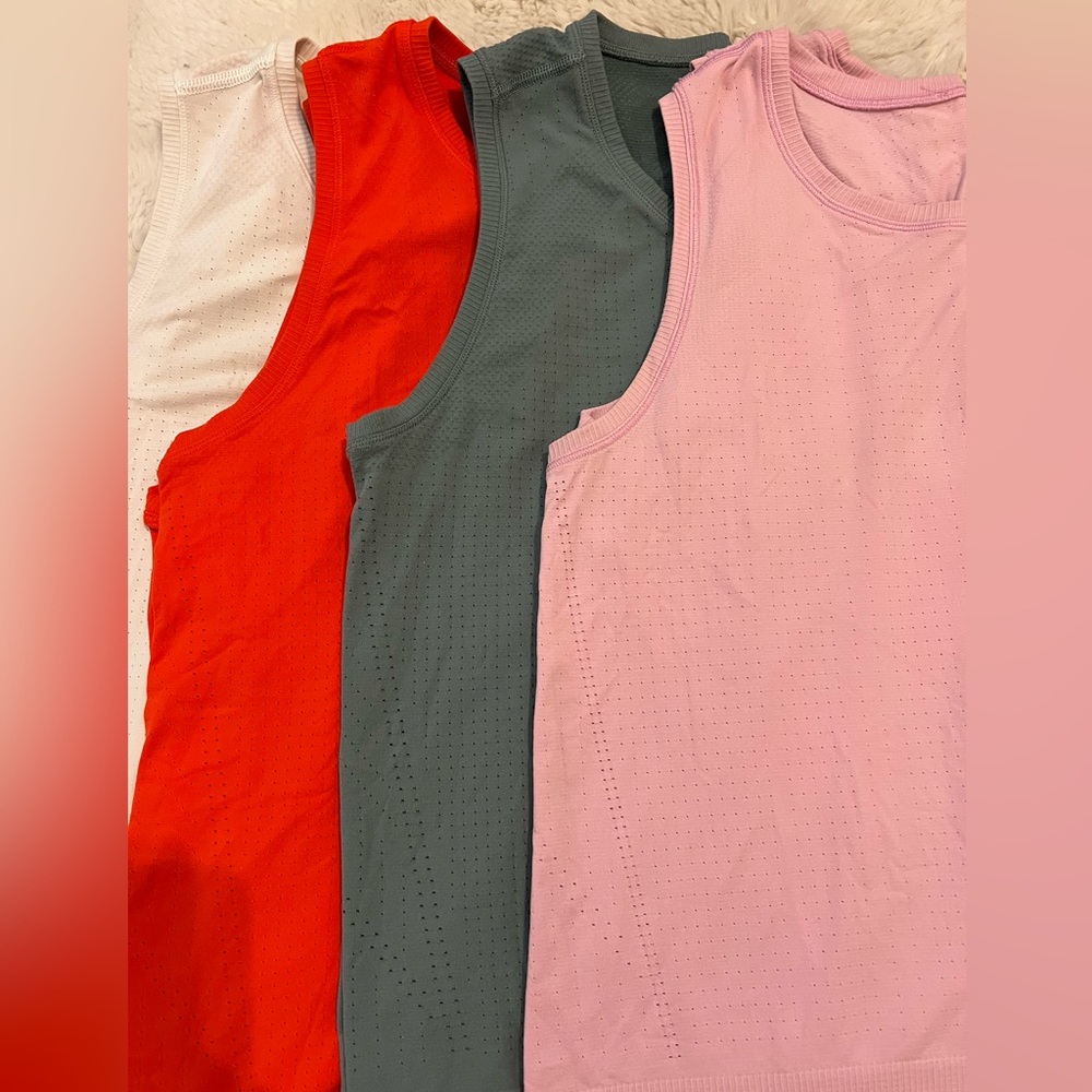 NEW ATHLETA IN MOTION TANKS MEDIUM